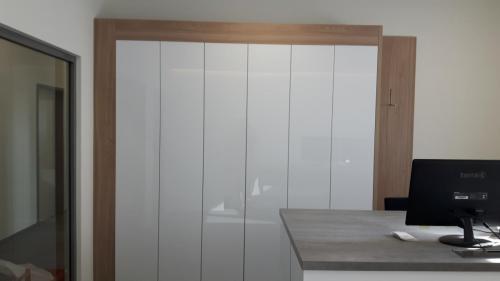 Szafa w biurze na Mazurach